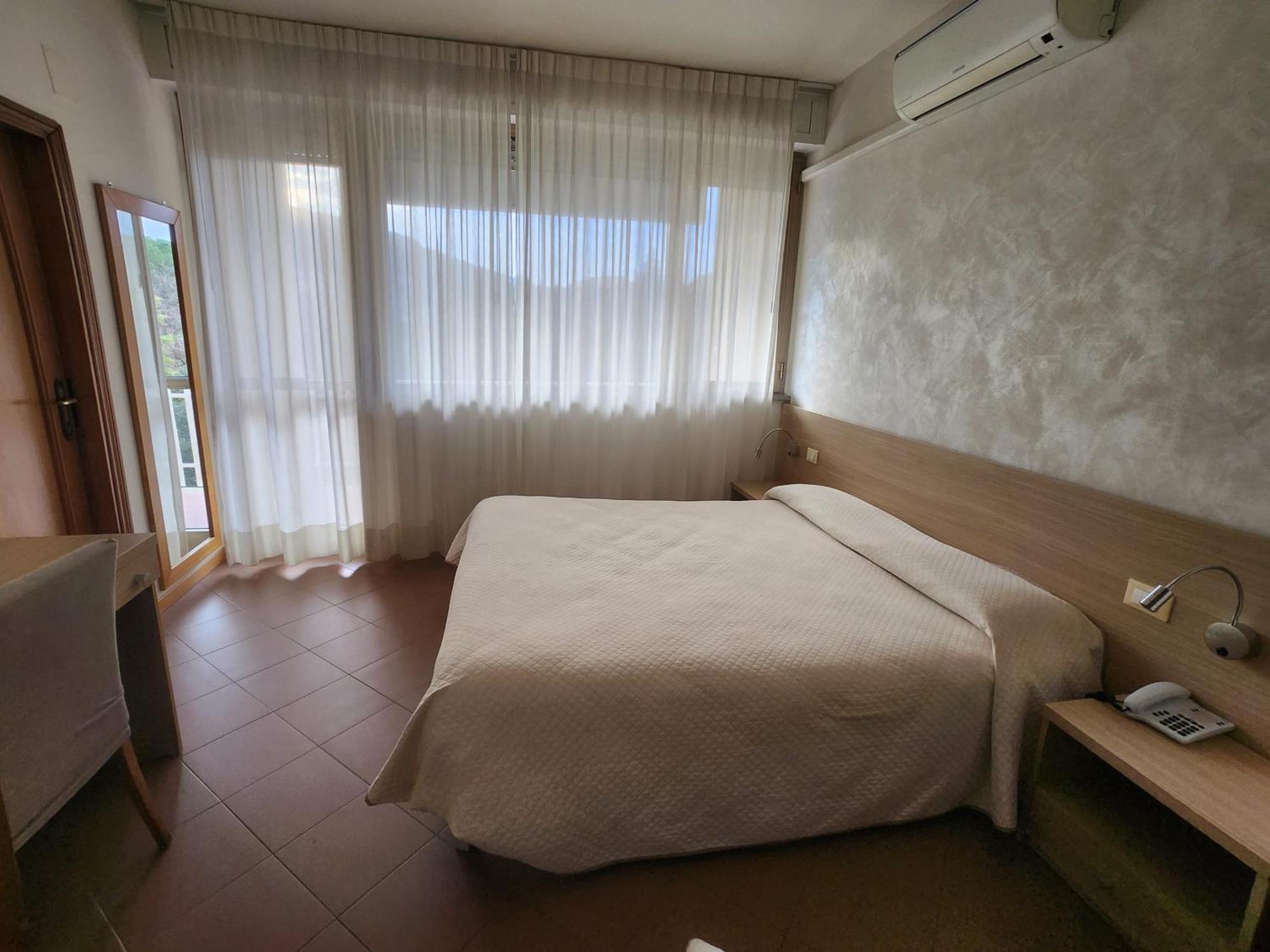 Albergo Nyers Перуджа Екстериор снимка