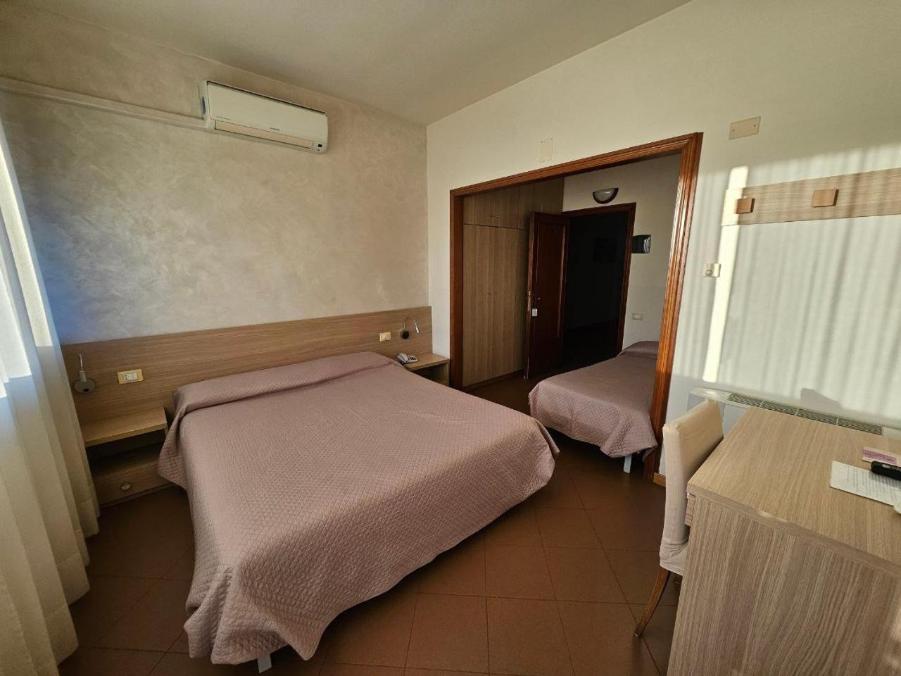 Albergo Nyers Перуджа Екстериор снимка