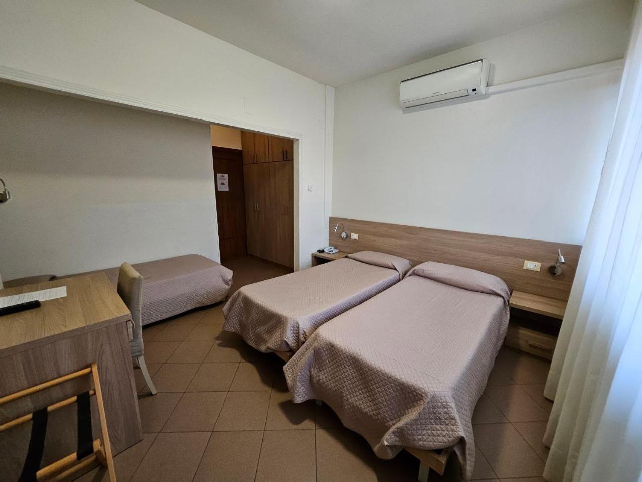 Albergo Nyers Перуджа Екстериор снимка