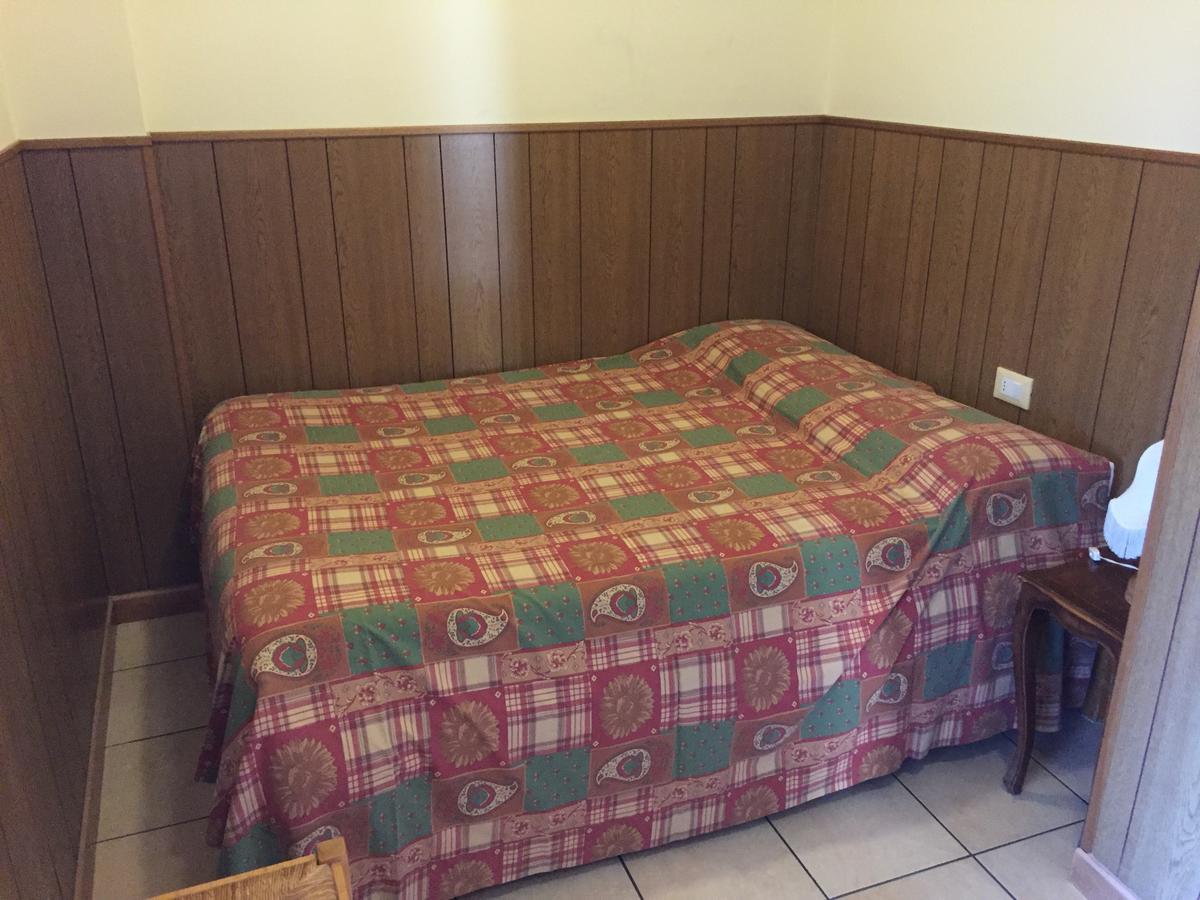 Albergo Nyers Перуджа Екстериор снимка