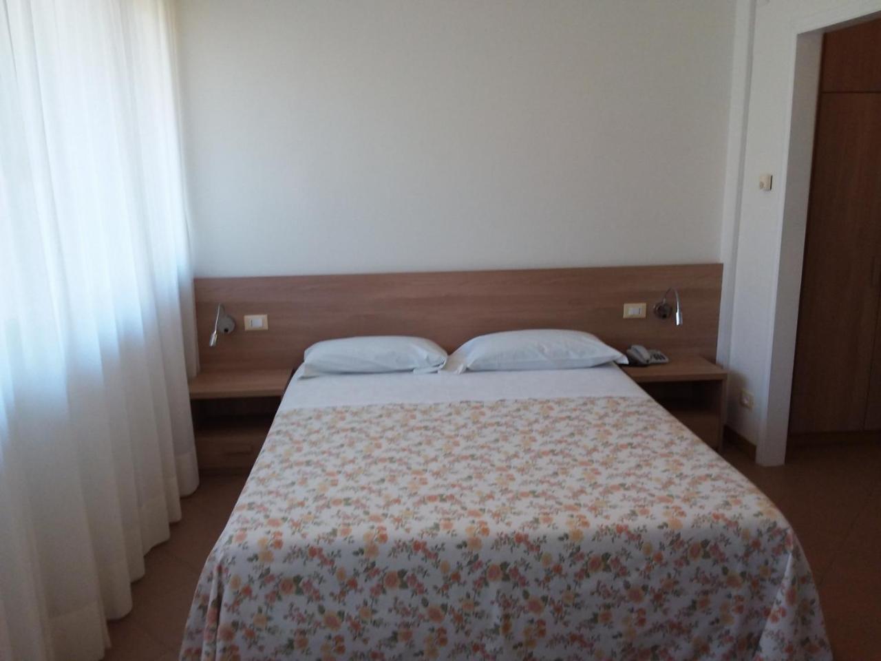 Albergo Nyers Перуджа Екстериор снимка
