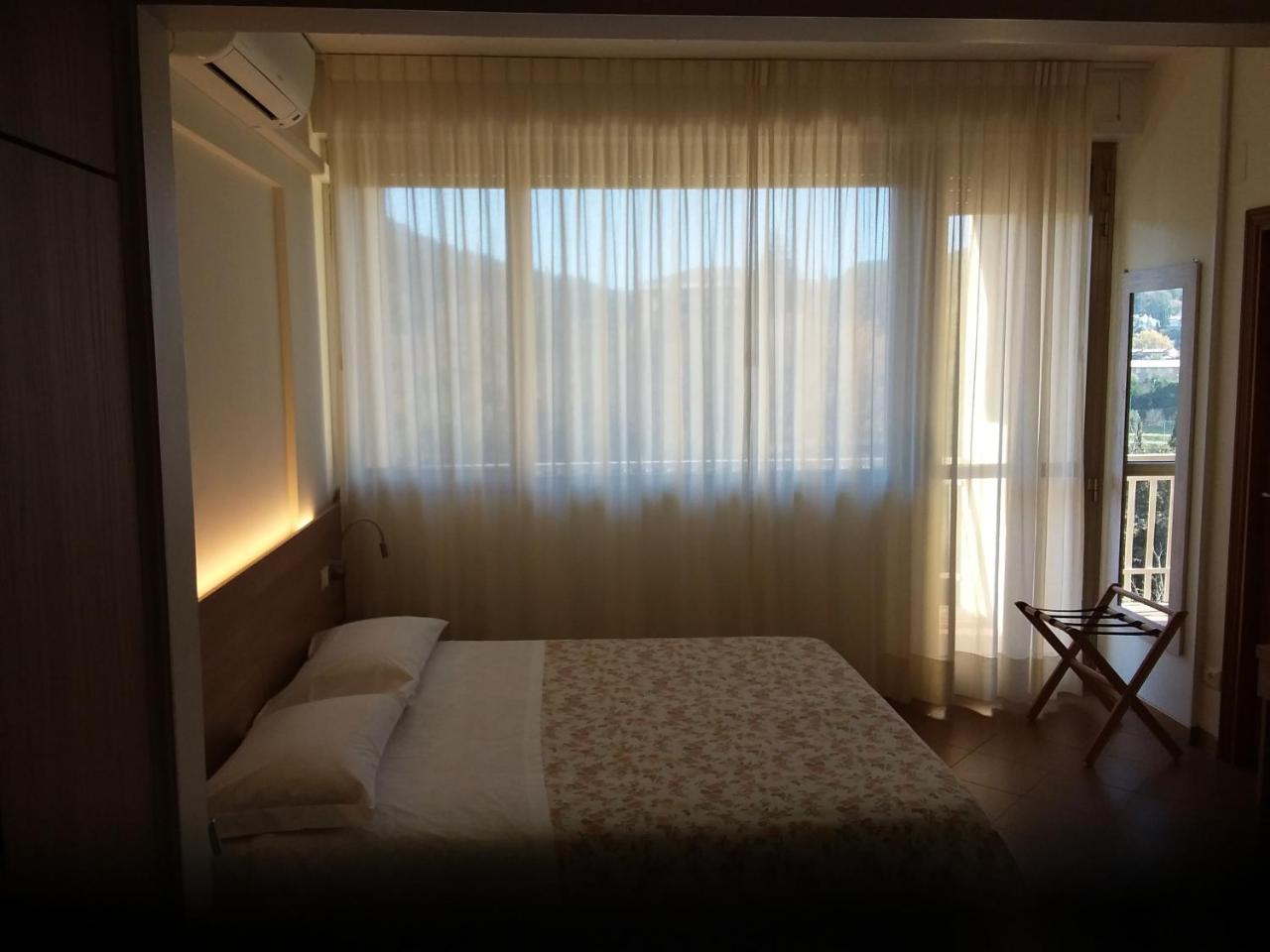 Albergo Nyers Перуджа Екстериор снимка