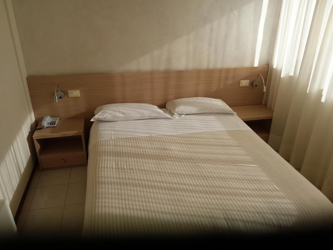 Albergo Nyers Перуджа Екстериор снимка