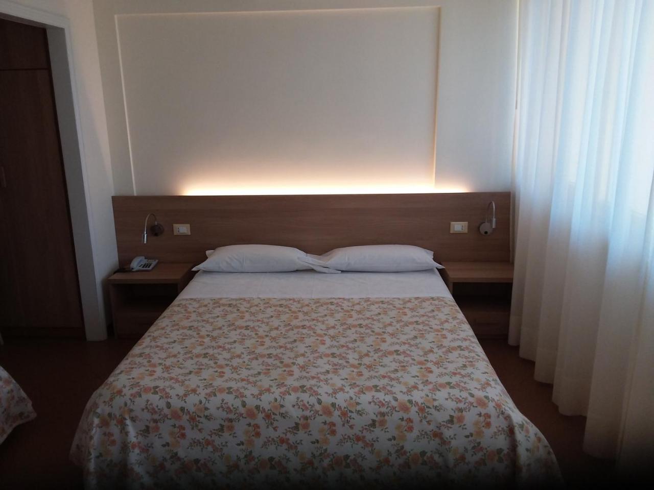 Albergo Nyers Перуджа Екстериор снимка