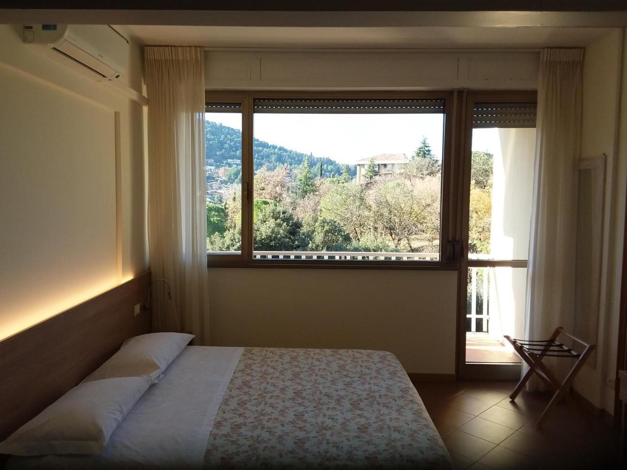 Albergo Nyers Перуджа Екстериор снимка